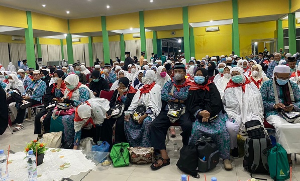441 Jemaah Haji Asal Pekanbaru Tiba di Embarkasi Antara