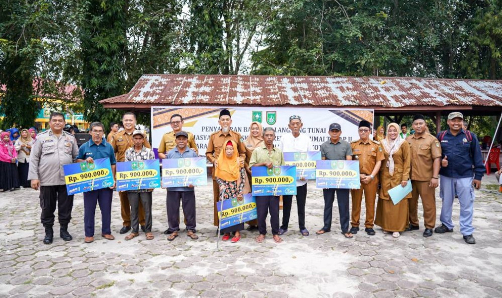 563 Masyarakat Dumai Timur Terima Bantuan Langsung Tunai dari Pemko