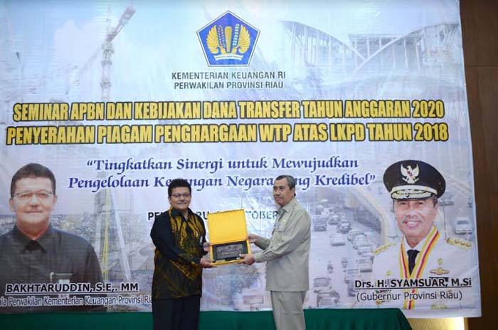 Pemprov Riau Terima Penghargaan WTP 2018