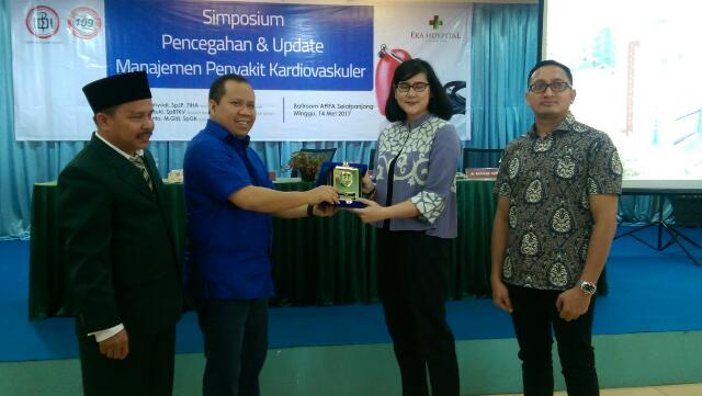 Bupati Ajak Tenaga Medis Layani Pasien Sepenuh Hati
