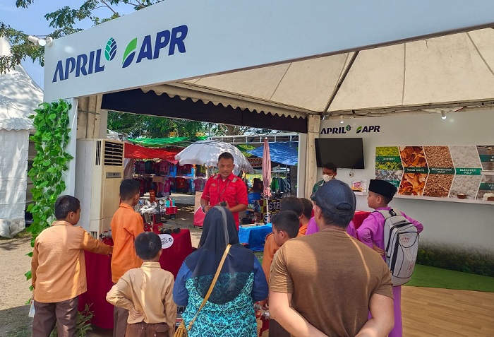 Pengunjung Antusias Saksikan Program Penanggulangan Karhutla  RAPP - APR  di Festival Bagholek Godang Kampar