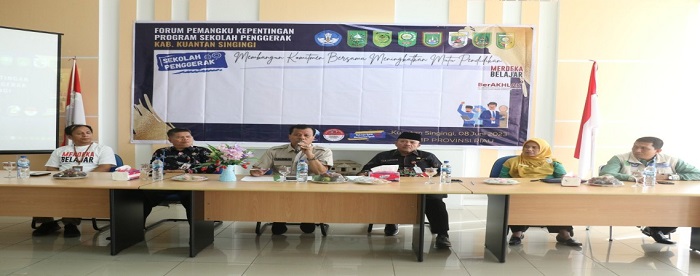 Suhardiman Buka Forum Sekolah Penggerak Kuansing