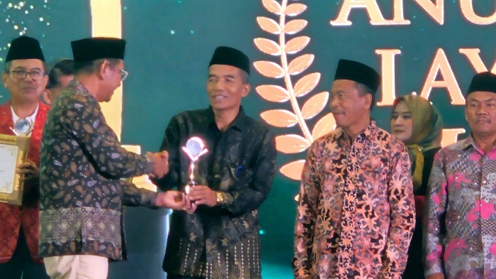 KUA Kecamatan Rengat Raih Penghargaan Tertib Administrasi Tingkat Nasional