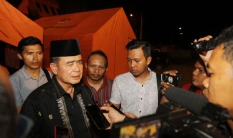 Sumbar Serahkan Bantuan 1,3 Ton Rendang ke Korban Tsunami Selat Sunda 