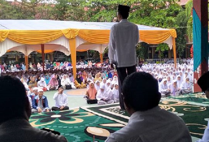 Ustadz Abdul Somad Bicara Soal 'Menjadikan Generasi Islam yang Tangguh' di MAN 1 Pekanbaru