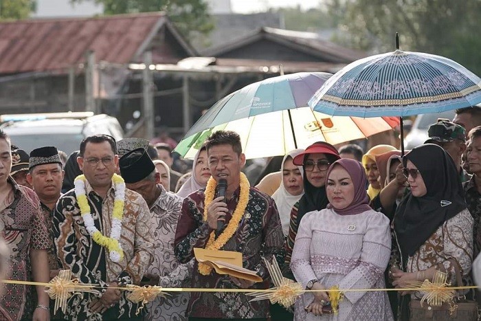 Bupati Rohil Resmikan Jembatan dan Kelenteng di Sinaboi