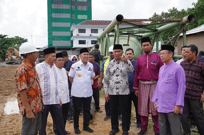 Menteri Koordinator PMK RI Tinjau Pembangunan Rusunawa dan Bangunan Tajdid Center UMRI