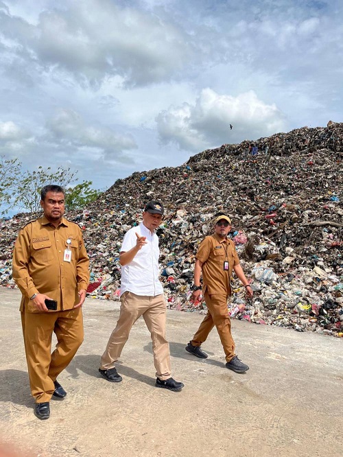 Tinjau Pengelolaan Sampah Di TPA Mekar Sari, Direktur PPMA KLH Apresiasi Penutupan Open Dumping Oleh DLH Kota Dumai