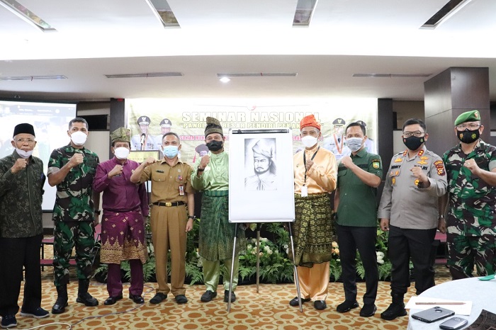 Dinsos Pekanbaru  Sukses Hadirkan 4 Narasumber Dalam Seminar Nasional Marhum Pekan