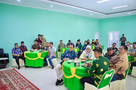 Wakili Bupati Kampar, Asisten I Tengku Said Hidayat Buka Rapat Koordinasi Camat se-Kabupaten Kampar Tahun 2025