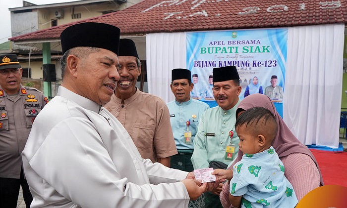 Bupati Alfedri Berikan Pelayanan Langsung kepada Warga Minas Barat