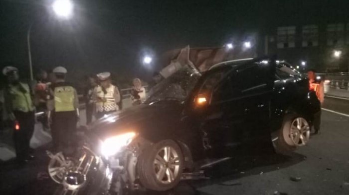 TRAGIS...Kecelakaan, Raymond Tewas Disamping Pacarnya yang Selamat 