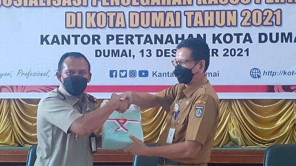 BPN/ATR Dumai Serahkan  9.000  Ribu Sertifikat Tanah