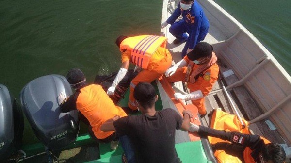 NEWS UPDATE: Sudah Tujuh Orang, Warga Kembali Temukan Tiga Mayat di Perairan Bengkalis Menjelang Siang Tadi, Diduga Pekerja dari Malaysia
