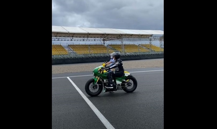 KEREN.... Presiden Jokowi Jajal Sirkuit Mandalika Gunakan Custom Retro RI 1, Ini Penampakannya...