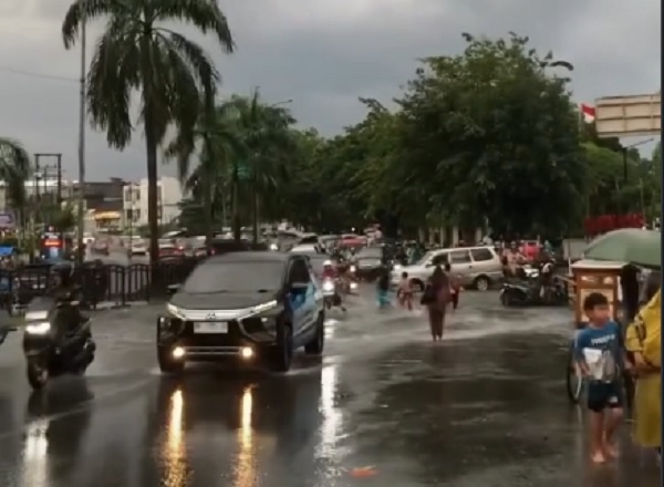 Pemko Pekanbaru  Akan Kerjakan Saluran Drainase Pendukung diTitik Banjir Sudirman-Awalbross
