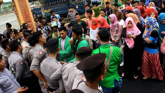 WAH..PANAS... Demo Tolak Alfamart, Sukiman Tuding Mahasiswa Ditunggangi...