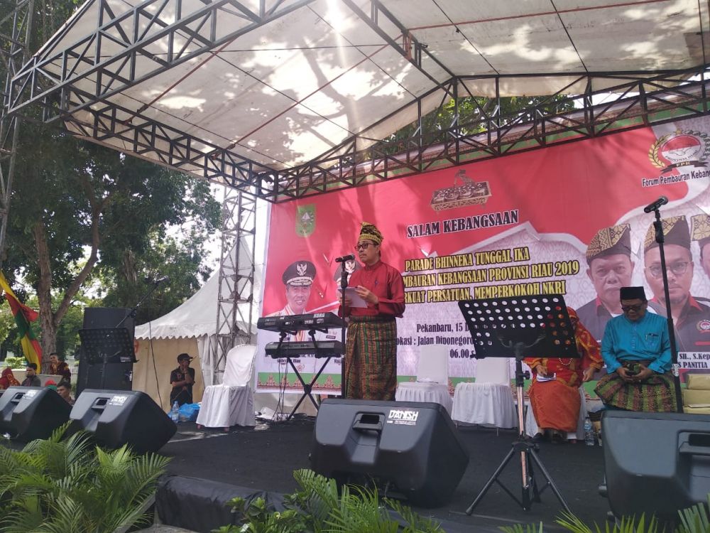 Dihadiri Gubri, Parade Bhineka Tunggal Ika Riau Tampilkan Ragam Budaya Nusantara