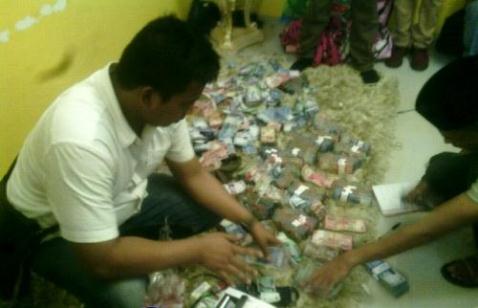 736 Paket Sabu  dan uang Rp1,2 Miliar Ditemukan Dalam Penggerebekan di Kampung Dalam