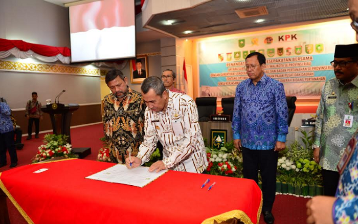 Pemprov Riau Teken Nota Kesepahaman bersama Direktorat Jenderal Pajak dan Badan Pertanahan