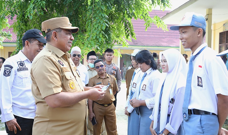 Bupati Siak Sambangi Siswa SMKN 1 Koto Gasib