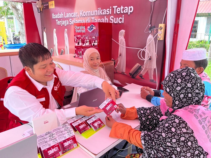 Temani Perjalanan Ibadah, Posko Siaga Haji Telkomsel Hadir di Batam dan Padang