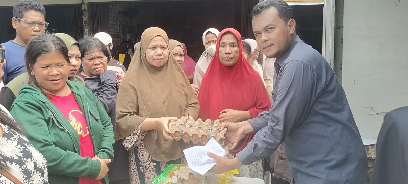 Ratusan  Warga Pebatuan 'Serbu' Mobil PAK AMAN