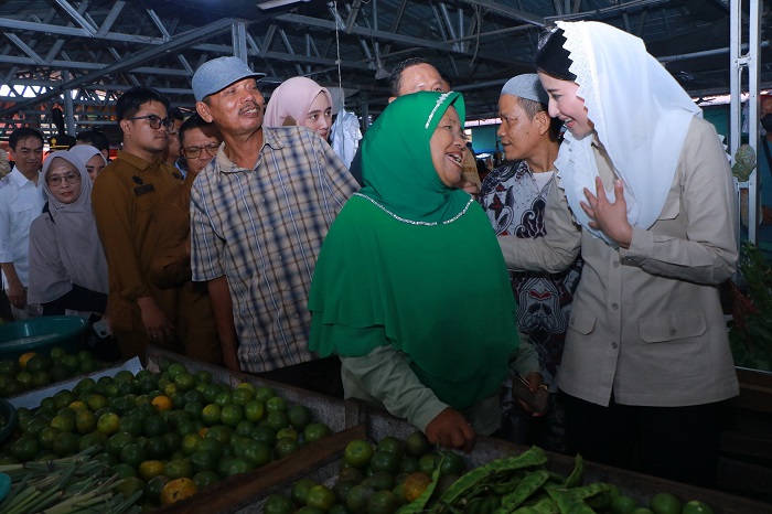 Pedagang  kembali Minta U-Turn di Depan Pasar Cik Puan Dibuka