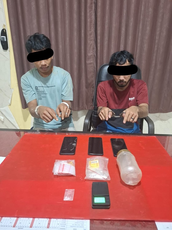 Tim Mata Elang Sat Res Narkoba Polres Kuansing Bekuk Dua Pengedar Shabu di Desa Sungai Kuning