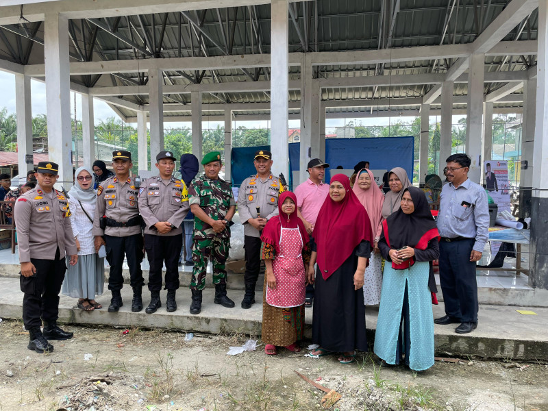 Pantau Kelancaran Pelaksanaan Pesta Demokrasi 2024, Kapolres Rohul Sambangi Beberapa TPS di Kab Rokan Hulu