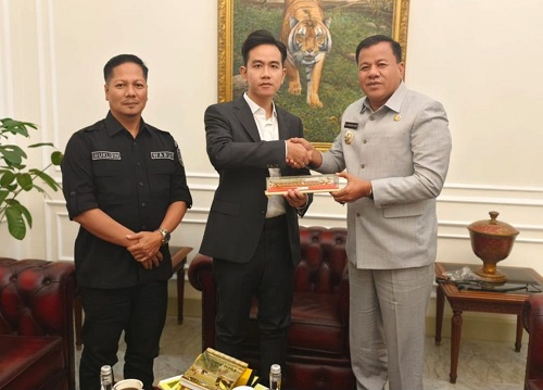 Bupati Kuansing Sampaikan Undangan Resmi Pacu Jalur ke Wapres Gibran