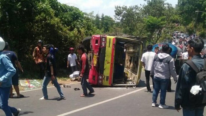 Bus Terguling, Nyawa Mahasiswi Stikubang Iftah Faizzatin Melayang
