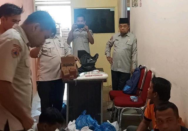 BPBD Rohul Serahkan Bantuan untuk Korban Angin Puting Beliung 