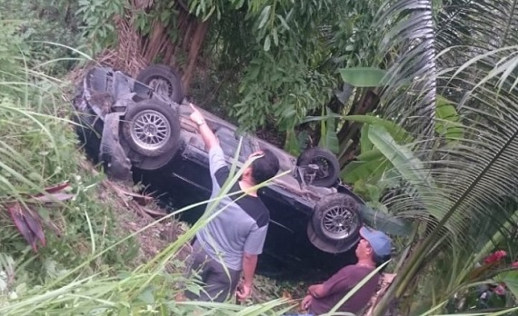 Melarikan Diri Setelah Tabrak Chelsea Olivia, Honda City dan Dua penumpangnya  Terjun dan Terbalik di Pertigaan Soetta