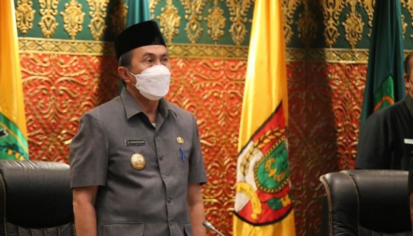 Syamsuar Sampaikan Jawaban Gubernur atas Pandangan Umum Fraksi DPRD Terkait APBD 2022