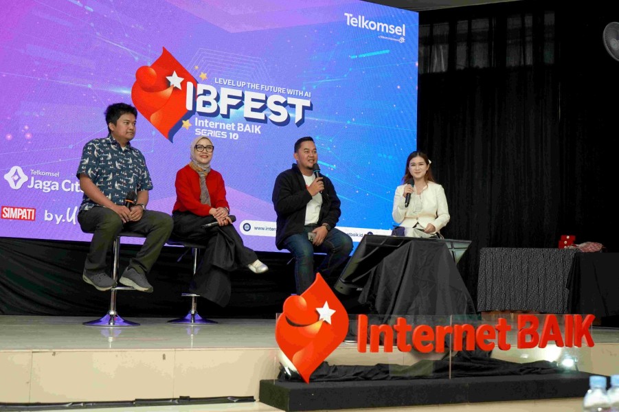Internet BAIK Festival Series 10 Hadir di 4 Kota, Telkomsel Siap Cerahkan Literasi AI Generasi Muda Indonesia