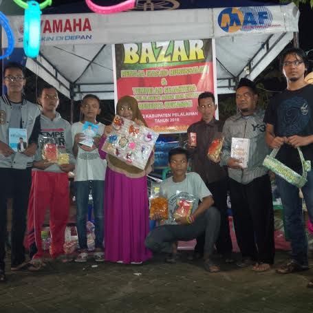Ormas Tempelan Buka Bazar, Pamerkan Keberadaannya di Masyarakat