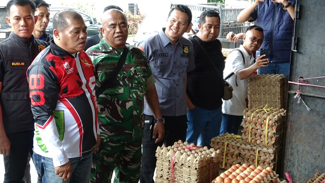 Bupati Inhil, Herman Instruksikan Pengawasan Ketat, Staf Ahli Turun Sidak Pasar Jelang Imlek