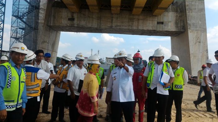 Plt Gubri Tinjau Progres Pembangunan Jembatan Siak IV