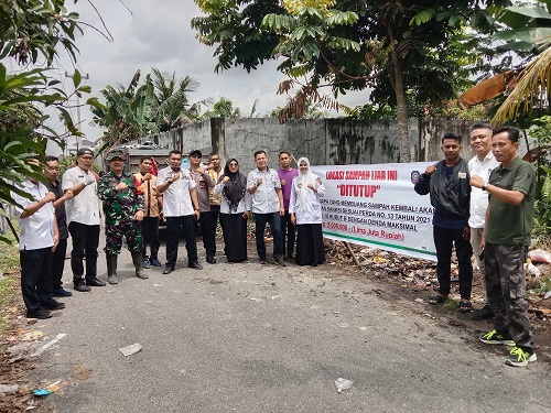 Wujudkan Pekanbaru Bersih, Camat Kulim Bersama TNI Polri Sisir dan Tutup TPS Ilegal