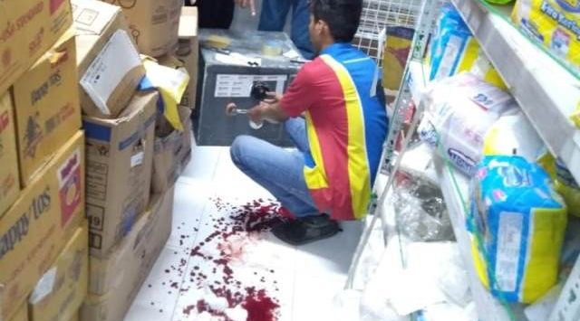 Ngeri! Disantroni Rampok, Kepala dan Punggung Karyawan Indomaret Ditebas Pakai Celurit, Darah Berceceran