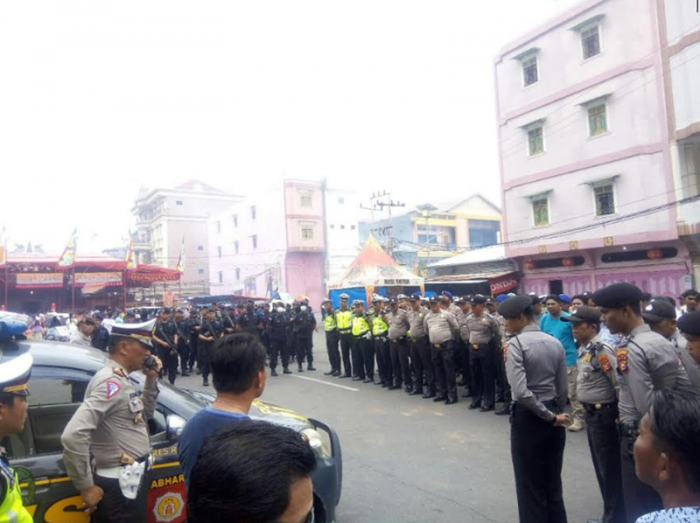 Polres Rohil Turunkan 150 Personil Amankan Kegiatan Bakar Tongkang