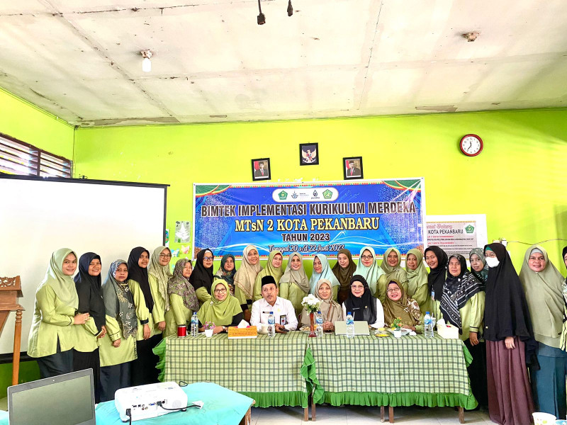 Sambut Tahun Pembelajaran Baru, MTsN 2 Kota Pekanbaru Gelar Bimtek Implementasi Kurikulum Merdeka