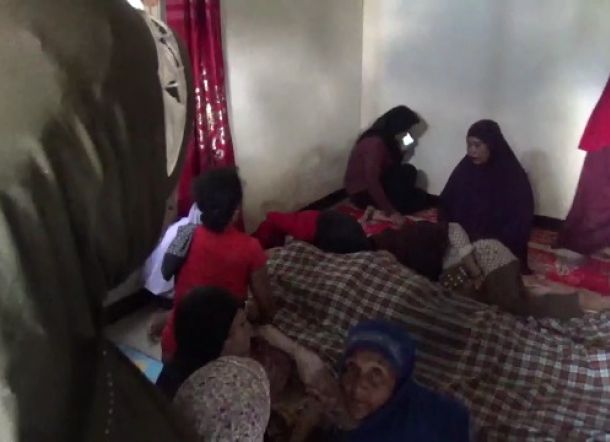 NGERI...Ditikam Paman, Mariani Tewas dengan Usus Terburai, Sang Anak hanya Bisa Menangis 