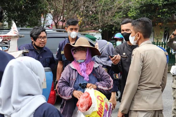 Berantas Gepeng, Pemko Pekanbaru Tempatkan Petugas Jaga Simpang Jalan