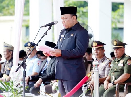 Wakil Bupati SiakPimpin Upacara Peringatan Hari  Besar Nasional