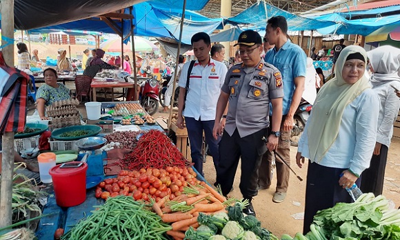 Kapolres Pimpin Pengecekan Ketersediaan Kebutuhan Pokok Masyarakat dan Bahan Medis di Kuansing