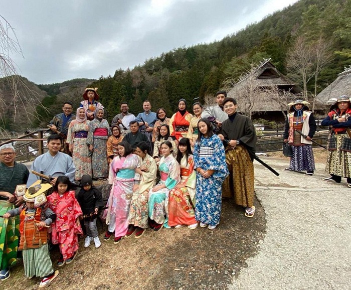 Asik! Nikmati Masa Pensiun, Jusuf Kalla Boyong Keluarga Liburan ke Jepang