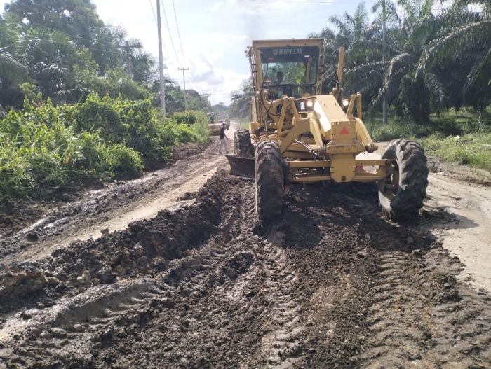 Dinas PUPR Riau Siagakan Alat Berat di Inhu Untuk Tangani Banjir dan Longsor