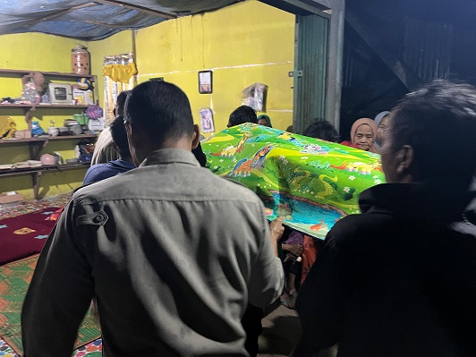 Polsek Cerenti Lakukan Evakuasi dan Penyelidikan Penemuan Mayat di Kebun Sawit Desa Lebuh Lurus